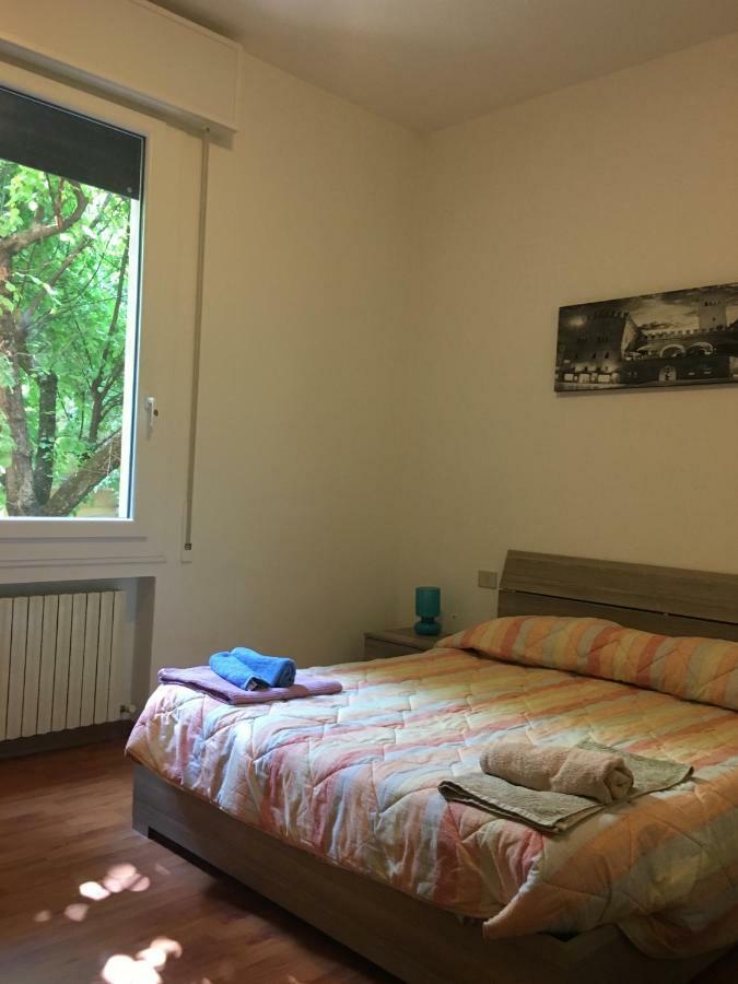 Corner Apartment Болоня Екстериор снимка